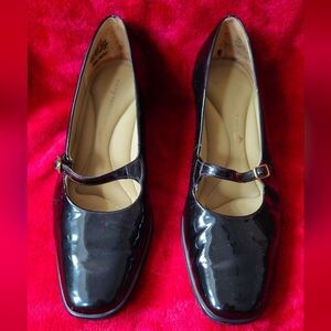 Easy Spirit Black Patent Leather Mary Jane Shoes - Size 8M